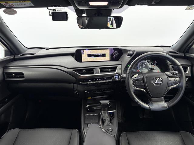 ＵＸ ＵＸ２５０ｈ　バージョンＣ　純正１２．３インチンナビ　アラウンドビューモニター　フルセグＴＶ　レクサスセーフティシステム　クルーズコントロール　衝突被害軽減システム　ブラインドスポットモニター　横滑り防止装置　ドライブレコーダー（2枚目）