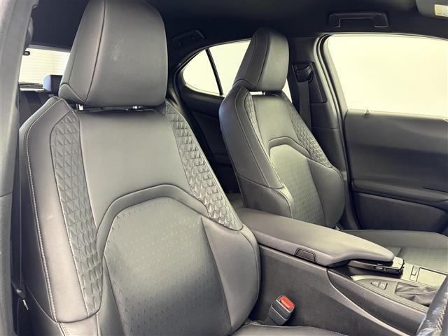 ＵＸ ＵＸ２５０ｈ　バージョンＣ　純正１２．３インチンナビ　アラウンドビューモニター　フルセグＴＶ　レクサスセーフティシステム　クルーズコントロール　衝突被害軽減システム　ブラインドスポットモニター　横滑り防止装置　ドライブレコーダー（25枚目）