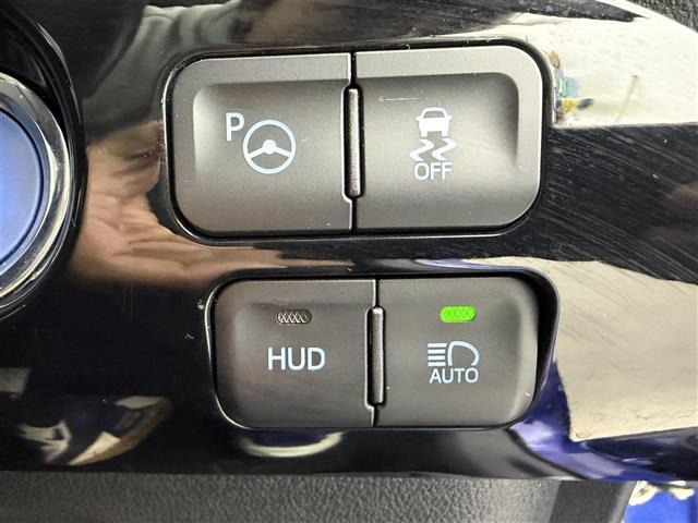 プリウス Ａ　９型純正ナビ　Ｂカメラ　ＢＳＭ　ＨＵＤ　衝突軽減　追従式クルコン　革巻ステアリング　ＥＴＣ２．０　純正ドライブレコーダー　純正アルミホイール　パーキングアシスト　ドアバイザー　スマートキー　Ｐスタート（19枚目）