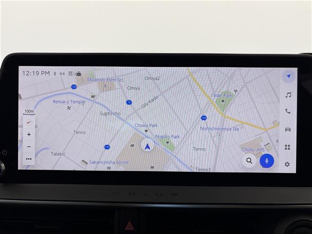 プリウス Ｚ　１２．３型純正ナビ　全方位カメラ　追従型クルコン　ＥＴＣ２．０　パワーシート　シートヒーター　ステアリングヒーター　合皮黒シート　衝突軽減　ワイヤレス充電　電動格納ミラー　電動リアゲート　オートライト（10枚目）