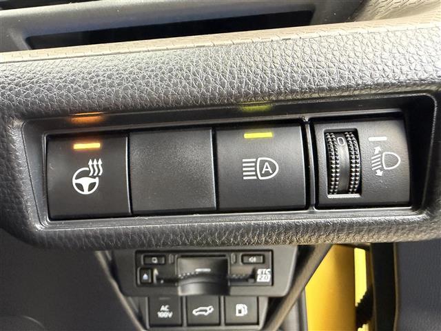 プリウス Ｚ　１２．３型純正ナビ　全方位カメラ　追従型クルコン　ＥＴＣ２．０　パワーシート　シートヒーター　ステアリングヒーター　合皮黒シート　衝突軽減　ワイヤレス充電　電動格納ミラー　電動リアゲート　オートライト（20枚目）