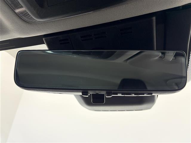 プリウス Ｚ　１２．３型純正ナビ　全方位カメラ　追従型クルコン　ＥＴＣ２．０　パワーシート　シートヒーター　ステアリングヒーター　合皮黒シート　衝突軽減　ワイヤレス充電　電動格納ミラー　電動リアゲート　オートライト（21枚目）
