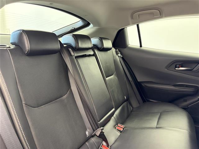 プリウス Ｚ　１２．３型純正ナビ　全方位カメラ　追従型クルコン　ＥＴＣ２．０　パワーシート　シートヒーター　ステアリングヒーター　合皮黒シート　衝突軽減　ワイヤレス充電　電動格納ミラー　電動リアゲート　オートライト（25枚目）