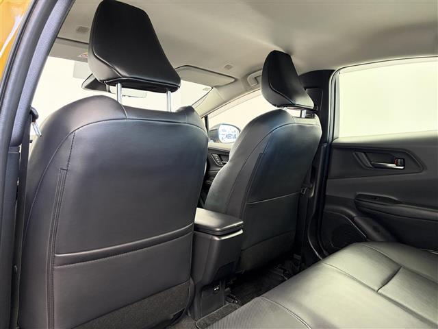 プリウス Ｚ　１２．３型純正ナビ　全方位カメラ　追従型クルコン　ＥＴＣ２．０　パワーシート　シートヒーター　ステアリングヒーター　合皮黒シート　衝突軽減　ワイヤレス充電　電動格納ミラー　電動リアゲート　オートライト（26枚目）