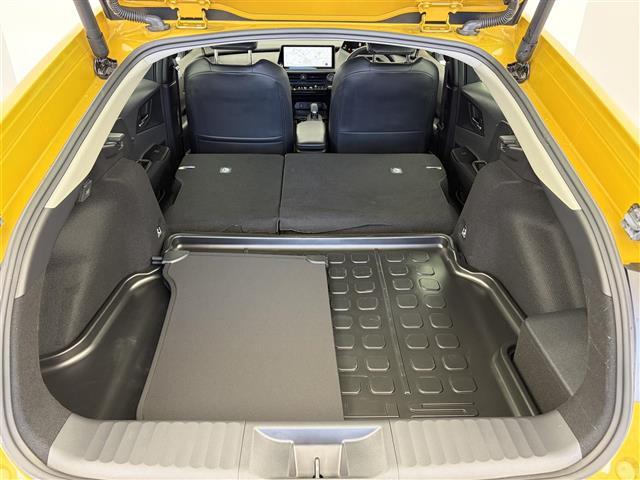 プリウス Ｚ　１２．３型純正ナビ　全方位カメラ　追従型クルコン　ＥＴＣ２．０　パワーシート　シートヒーター　ステアリングヒーター　合皮黒シート　衝突軽減　ワイヤレス充電　電動格納ミラー　電動リアゲート　オートライト（29枚目）