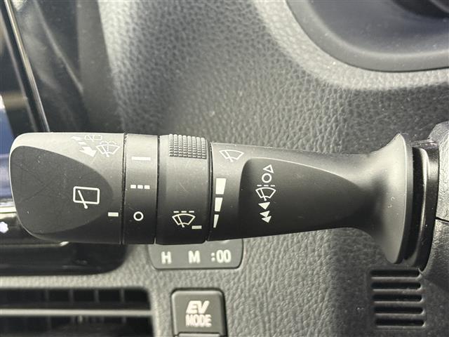 ノア ハイブリッドＳｉ　ダブルバイビーＩＩＩ　両側パワースライドドア　クルーズコントロール　ＡＬＰＩＮＥ９型ナビＣＤ／ＤＶＤ／Ｂｌｕｅｔｏｏｔｈ／フルセグ　ＡＬＰＩＮＥ１２インチフリップダウンモニター　バックカメラ　前後ドライブレコーダー　ＥＴＣ（7枚目）