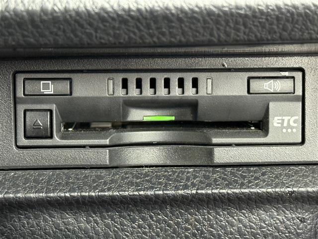 ノア ハイブリッドＳｉ　ダブルバイビーＩＩＩ　両側パワースライドドア　クルーズコントロール　ＡＬＰＩＮＥ９型ナビＣＤ／ＤＶＤ／Ｂｌｕｅｔｏｏｔｈ／フルセグ　ＡＬＰＩＮＥ１２インチフリップダウンモニター　バックカメラ　前後ドライブレコーダー　ＥＴＣ（12枚目）