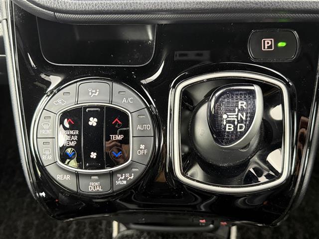ノア ハイブリッドＳｉ　ダブルバイビーＩＩＩ　両側パワースライドドア　クルーズコントロール　ＡＬＰＩＮＥ９型ナビＣＤ／ＤＶＤ／Ｂｌｕｅｔｏｏｔｈ／フルセグ　ＡＬＰＩＮＥ１２インチフリップダウンモニター　バックカメラ　前後ドライブレコーダー　ＥＴＣ（15枚目）