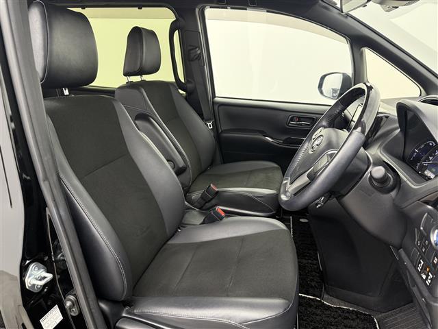 ノア ハイブリッドＳｉ　ダブルバイビーＩＩＩ　両側パワースライドドア　クルーズコントロール　ＡＬＰＩＮＥ９型ナビＣＤ／ＤＶＤ／Ｂｌｕｅｔｏｏｔｈ／フルセグ　ＡＬＰＩＮＥ１２インチフリップダウンモニター　バックカメラ　前後ドライブレコーダー　ＥＴＣ（21枚目）