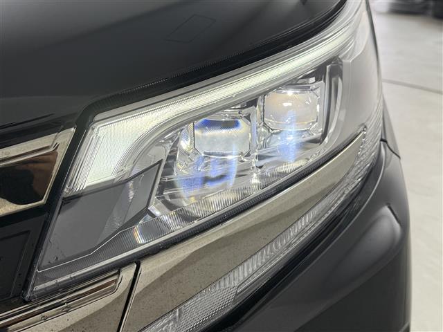 ノア ハイブリッドＳｉ　ダブルバイビーＩＩＩ　両側パワースライドドア　クルーズコントロール　ＡＬＰＩＮＥ９型ナビＣＤ／ＤＶＤ／Ｂｌｕｅｔｏｏｔｈ／フルセグ　ＡＬＰＩＮＥ１２インチフリップダウンモニター　バックカメラ　前後ドライブレコーダー　ＥＴＣ（35枚目）