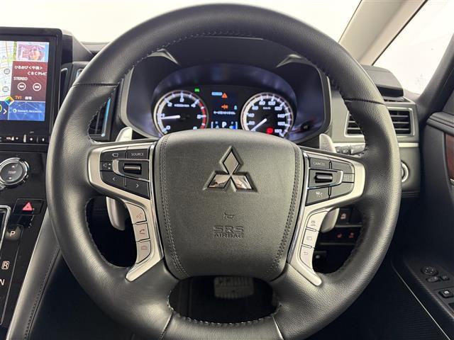 デリカＤ：５ Ｐ　追従機能付クルーズコントロール　両側パワースライドドア　フリップダウンモニター　１０インチ純正ナビ　アラウンドビューモニター　ドライブレコーダー　ＥＴＣ　ＡＣ１００Ｖコンセント　シートヒーター　ＬＥＤ（3枚目）