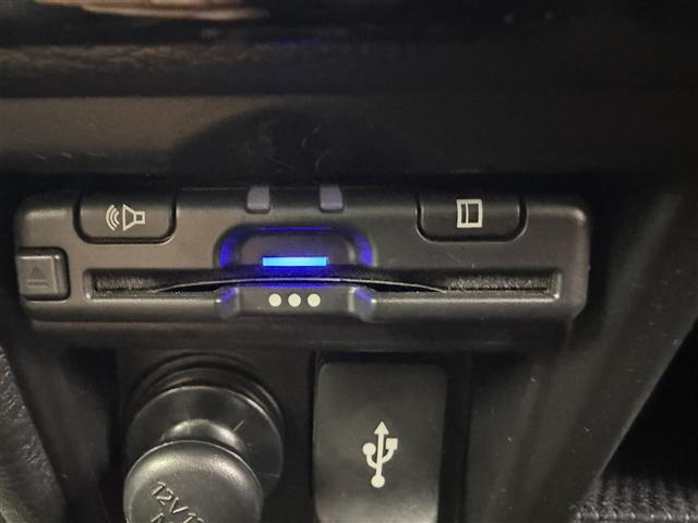 デリカＤ：５ Ｐ　追従機能付クルーズコントロール　両側パワースライドドア　フリップダウンモニター　１０インチ純正ナビ　アラウンドビューモニター　ドライブレコーダー　ＥＴＣ　ＡＣ１００Ｖコンセント　シートヒーター　ＬＥＤ（15枚目）