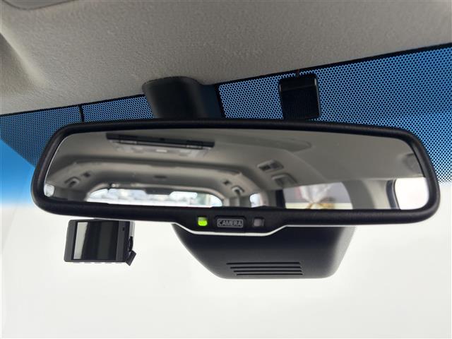 デリカＤ：５ Ｐ　追従機能付クルーズコントロール　両側パワースライドドア　フリップダウンモニター　１０インチ純正ナビ　アラウンドビューモニター　ドライブレコーダー　ＥＴＣ　ＡＣ１００Ｖコンセント　シートヒーター　ＬＥＤ（20枚目）