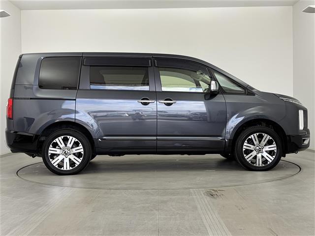 デリカＤ：５ Ｐ　追従機能付クルーズコントロール　両側パワースライドドア　フリップダウンモニター　１０インチ純正ナビ　アラウンドビューモニター　ドライブレコーダー　ＥＴＣ　ＡＣ１００Ｖコンセント　シートヒーター　ＬＥＤ（32枚目）