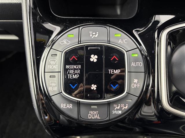 ノア ハイブリッドＳｉ　ダブルバイビー　モデリスタエアロ　両側パワースライドドア　クルーズコントロール　純正８インチナビＣＤ／ＤＶＤ／Ｂｌｕｅｔｏｏｔｈ／フルセグ　純正１２インチフリップダウンモニター　バックカメラ　ＥＴＣ　オートハイビーム（13枚目）