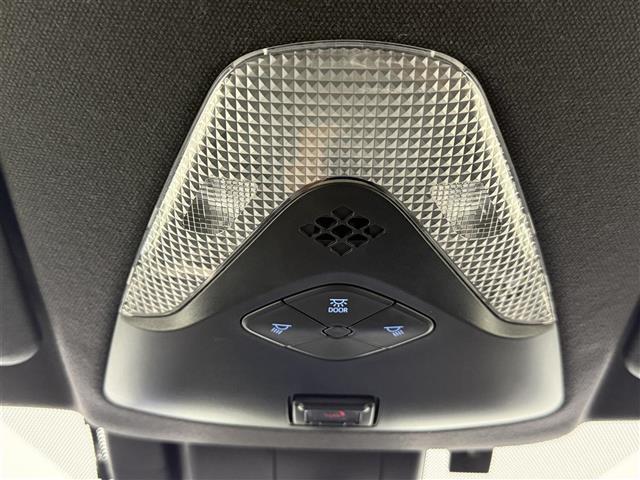 Ｃ－ＨＲ Ｇ　レーダークルーズコントロール　前後ドライブレコーダー　純正８型ディスプレイオーディオ　全方位モニター　ＥＴＣ　自動防眩ミラー　エンジンスターター　電動パーキング　純正１８型ＡＷ　フロントフォグランプ（17枚目）