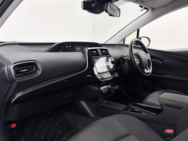 プリウス Ａ　フルモデリスタエアロ　追従機能付クルーズコントロール　純正メモリナビ（型式：ＮＳＺＴ－Ｙ６８Ｔ）ＣＤ／ＤＶＤ／Ｂｌｕｅｔｏｏｔｈ／フルセグ　パノラミックビューモニター　ビルトインＥＴＣ２．０　クルコン（24枚目）