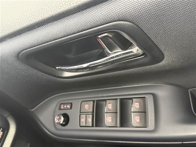 ヴォクシー ＺＳ　煌ＩＩ　ＡＬＰＩＮＥ１０インチナビ　ＡＬＰＩＮＥ１２インチフリップダウンモニター　バックカメラ　フルセグＴＶ　ＨＤＭＩ　トヨタセーフティセンス　衝突被害軽減システム　横滑り防止装置　両側パワースライドドア（13枚目）