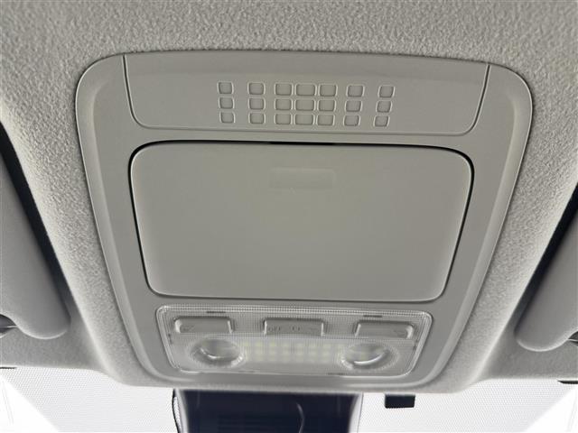 ヴォクシー ＺＳ　煌ＩＩ　ＡＬＰＩＮＥ１０インチナビ　ＡＬＰＩＮＥ１２インチフリップダウンモニター　バックカメラ　フルセグＴＶ　ＨＤＭＩ　トヨタセーフティセンス　衝突被害軽減システム　横滑り防止装置　両側パワースライドドア（15枚目）