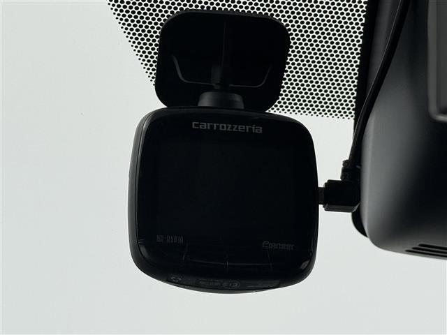 ヴォクシー ＺＳ　煌ＩＩ　ＡＬＰＩＮＥ１０インチナビ　ＡＬＰＩＮＥ１２インチフリップダウンモニター　バックカメラ　フルセグＴＶ　ＨＤＭＩ　トヨタセーフティセンス　衝突被害軽減システム　横滑り防止装置　両側パワースライドドア（16枚目）