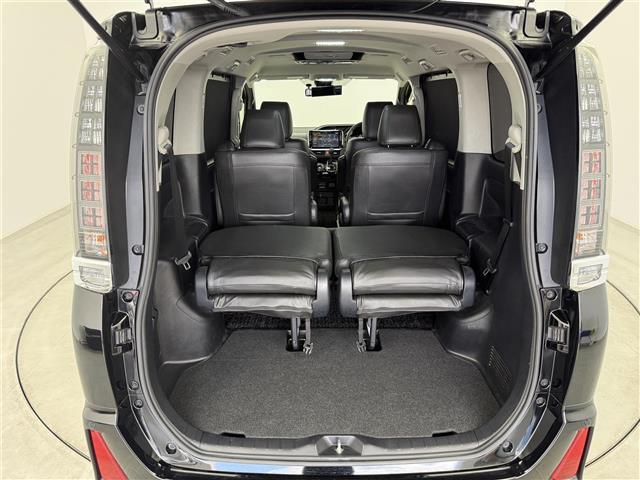 ヴォクシー ＺＳ　煌ＩＩ　ＡＬＰＩＮＥ１０インチナビ　ＡＬＰＩＮＥ１２インチフリップダウンモニター　バックカメラ　フルセグＴＶ　ＨＤＭＩ　トヨタセーフティセンス　衝突被害軽減システム　横滑り防止装置　両側パワースライドドア（26枚目）