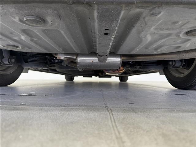 ヴォクシー ＺＳ　煌ＩＩ　ＡＬＰＩＮＥ１０インチナビ　ＡＬＰＩＮＥ１２インチフリップダウンモニター　バックカメラ　フルセグＴＶ　ＨＤＭＩ　トヨタセーフティセンス　衝突被害軽減システム　横滑り防止装置　両側パワースライドドア（37枚目）