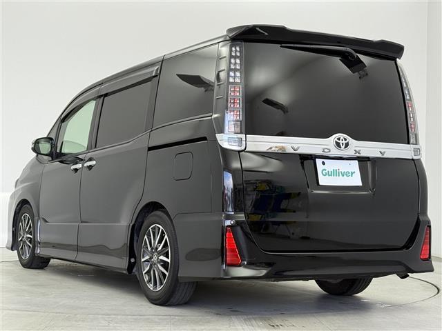 ヴォクシー ＺＳ　煌ＩＩ　ＡＬＰＩＮＥ１０インチナビ　ＡＬＰＩＮＥ１２インチフリップダウンモニター　バックカメラ　フルセグＴＶ　ＨＤＭＩ　トヨタセーフティセンス　衝突被害軽減システム　横滑り防止装置　両側パワースライドドア（43枚目）