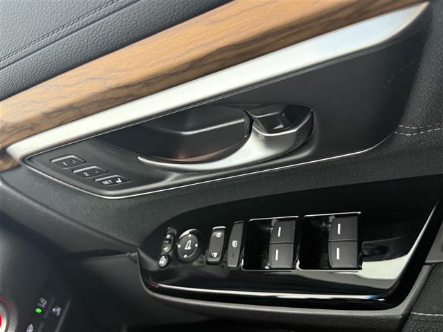 ＣＲ－Ｖ ＥＸ　純正ナビ　ＥＴＣ　Ｂカメラ　シートヒーター（Ｄ＋Ｎ）　ハンドルヒーター　ＢＳＭ　電子パーキング　オートホールド　パドルシフト　衝突軽減ブレーキ　レーンキープアシスト　オートハイビーム　ＬＥＤライト（11枚目）