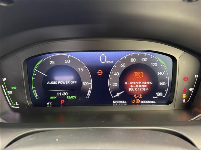 ＺＲ－Ｖ ｅ：ＨＥＶ　Ｚ特別仕様車ブラックスタイル　登録済未使用車　ホンダセンシング　ホンダコネクトディスプレイナビ　スマホ連動／フルセグ　全方位カメラ　ビルトインＥＴＣ２．０　前パワーシート／ヒーター　レザーシート　前後コーナーセンサー　純正１８ＡＷ（4枚目）