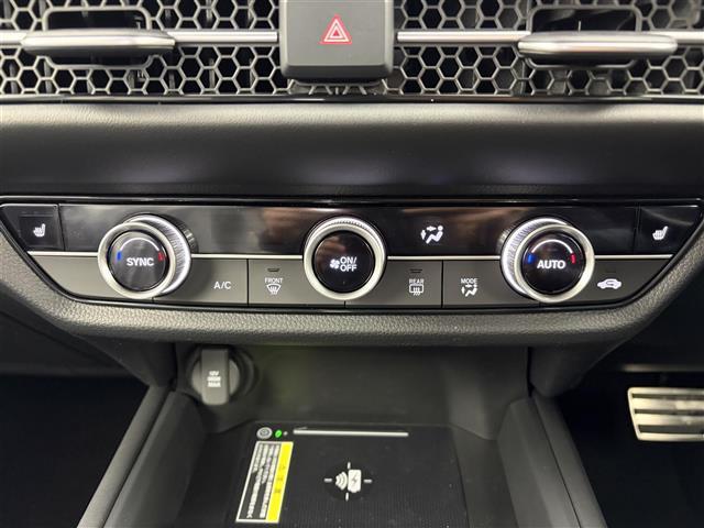 ＺＲ－Ｖ ｅ：ＨＥＶ　Ｚ特別仕様車ブラックスタイル　登録済未使用車　ホンダセンシング　ホンダコネクトディスプレイナビ　スマホ連動／フルセグ　全方位カメラ　ビルトインＥＴＣ２．０　前パワーシート／ヒーター　レザーシート　前後コーナーセンサー　純正１８ＡＷ（14枚目）