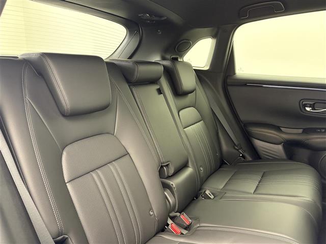 ＺＲ－Ｖ ｅ：ＨＥＶ　Ｚ特別仕様車ブラックスタイル　登録済未使用車　ホンダセンシング　ホンダコネクトディスプレイナビ　スマホ連動／フルセグ　全方位カメラ　ビルトインＥＴＣ２．０　前パワーシート／ヒーター　レザーシート　前後コーナーセンサー　純正１８ＡＷ（25枚目）