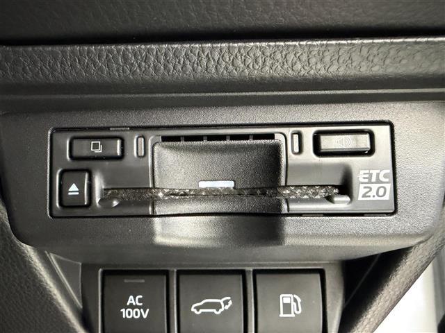 ���ŐV�i�r�i�t���Z�O�E�����Z�O�E�c�u�c�Đ��j�����ē��B�J���b�c�F���A�E�A���p�C���E�C�N���v�X�̃i�r���戵���Ă���o�b�N�J�����i�o�b�N���j�^�[�j��ȃ��j�^�[�i�t���b�v�_�E�����j�^�[�j�̎�t���\�ł��B