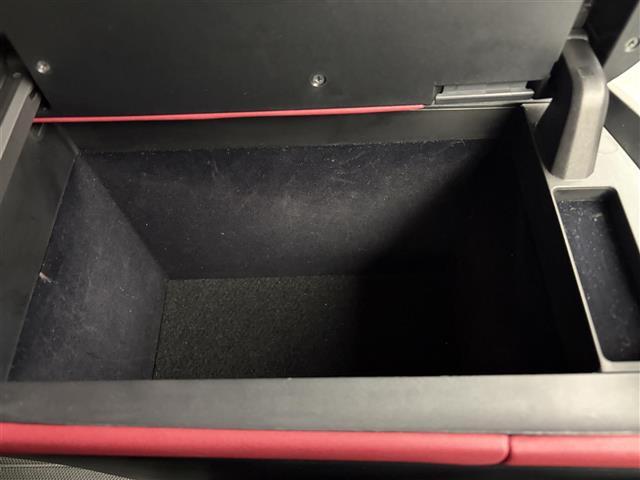 ＮＸ ＮＸ４５０ｈ＋　Ｆスポーツ　レクサスセーフティシステム　衝突軽減　レーンキープ　追従型クルコン　全方位カメラ　ＢＳＭ　前後ドライブレコーダー　パドルシフト　１４型純正ナビ　Ｃａｒｐｌａｙ　シート赤黒　カーテシランプ　ＥＴＣ２．０（16枚目）