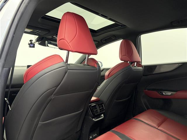 ＮＸ ＮＸ４５０ｈ＋　Ｆスポーツ　レクサスセーフティシステム　衝突軽減　レーンキープ　追従型クルコン　全方位カメラ　ＢＳＭ　前後ドライブレコーダー　パドルシフト　１４型純正ナビ　Ｃａｒｐｌａｙ　シート赤黒　カーテシランプ　ＥＴＣ２．０（26枚目）