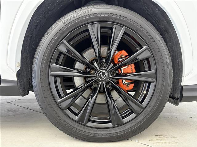 ＮＸ ＮＸ４５０ｈ＋　Ｆスポーツ　レクサスセーフティシステム　衝突軽減　レーンキープ　追従型クルコン　全方位カメラ　ＢＳＭ　前後ドライブレコーダー　パドルシフト　１４型純正ナビ　Ｃａｒｐｌａｙ　シート赤黒　カーテシランプ　ＥＴＣ２．０（38枚目）