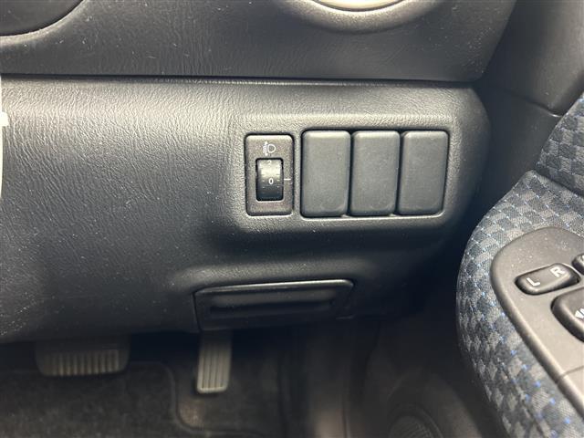 インプレッサスポーツワゴン 1.5iスペシャル 4WD 社外7インチナビ CD/DVDチェンジャー ワンセグTV ETC 社外スタッドレスタイヤ サマータイヤ付 社外フロアマット(12枚目)