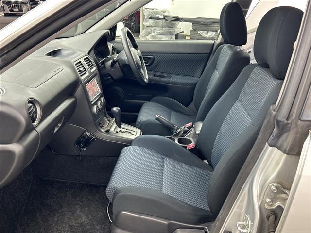 インプレッサスポーツワゴン 1.5iスペシャル 4WD 社外7インチナビ CD/DVDチェンジャー ワンセグTV ETC 社外スタッドレスタイヤ サマータイヤ付 社外フロアマット(20枚目)