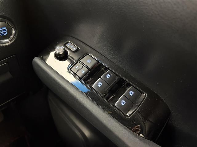 ���ŐV�i�r�i�t���Z�O�E�����Z�O�E�c�u�c�Đ��j�����ē��B�J���b�c�F���A�E�A���p�C���E�C�N���v�X�̃i�r���戵���Ă���o�b�N�J�����i�o�b�N���j�^�[�j��ȃ��j�^�[�i�t���b�v�_�E�����j�^�[�j�̎�t���\�ł��B