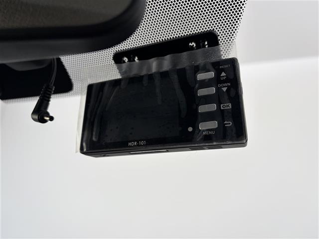 ���ŐV�i�r�i�t���Z�O�E�����Z�O�E�c�u�c�Đ��j�����ē��B�J���b�c�F���A�E�A���p�C���E�C�N���v�X�̃i�r���戵���Ă���o�b�N�J�����i�o�b�N���j�^�[�j��ȃ��j�^�[�i�t���b�v�_�E�����j�^�[�j�̎�t���\�ł��B