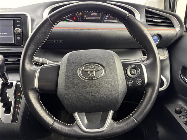 シエンタ ハイブリッドＧ　両側パワースライドドア　前後ドライブレコーダー　電動格納ミラー　プッシュスタート　ウィンカーミラー　ＬＥＤヘッドライト　オートライト　ドアバイザー　スマートキー　純正ナビ・フルセグＴＶ　　革巻きステア（3枚目）