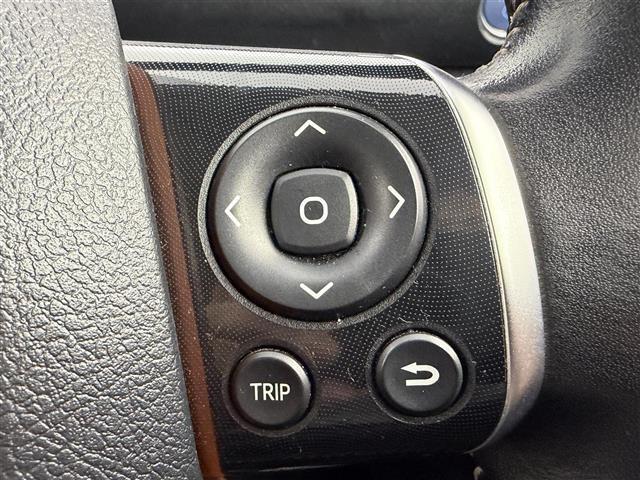 シエンタ ハイブリッドＧ　両側パワースライドドア　前後ドライブレコーダー　電動格納ミラー　プッシュスタート　ウィンカーミラー　ＬＥＤヘッドライト　オートライト　ドアバイザー　スマートキー　純正ナビ・フルセグＴＶ　　革巻きステア（6枚目）