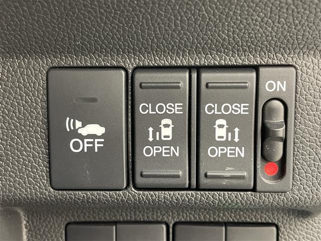 ���ŐV�i�r�i�t���Z�O�E�����Z�O�E�c�u�c�Đ��j�����ē��B�J���b�c�F���A�E�A���p�C���E�C�N���v�X�̃i�r���戵���Ă���o�b�N�J�����i�o�b�N���j�^�[�j��ȃ��j�^�[�i�t���b�v�_�E�����j�^�[�j�̎�t���\�ł��B