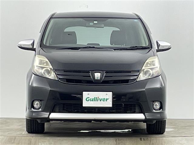 アイシス プラタナ　Ｖセレクション・ノアール　禁煙車　純正７型ナビ　両側パワースライドドア　ステアリングスイッチ　プッシュスタート　スマートキー　オートエアコン　純正フロアマット　ＥＴＣ　純正１６インチアルミホイール　オートライト　横滑り防止装置（29枚目）