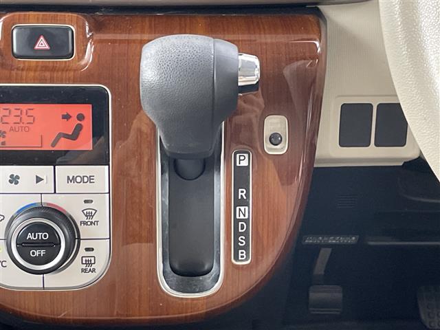 ムーヴキャンバス Ｘリミテッドメイクアップ　ＳＡＩＩ　禁煙車　オーディオ　両側パワースライドドア　衝突軽減ブレーキ　アイドリングストップ　レーンキープアシスト　オートエアコン　フロアマット　スマートキー　プッシュスタート　ベンチシート　電動格納ミラー（8枚目）