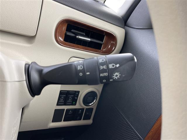 ムーヴキャンバス Ｘリミテッドメイクアップ　ＳＡＩＩ　禁煙車　オーディオ　両側パワースライドドア　衝突軽減ブレーキ　アイドリングストップ　レーンキープアシスト　オートエアコン　フロアマット　スマートキー　プッシュスタート　ベンチシート　電動格納ミラー（13枚目）