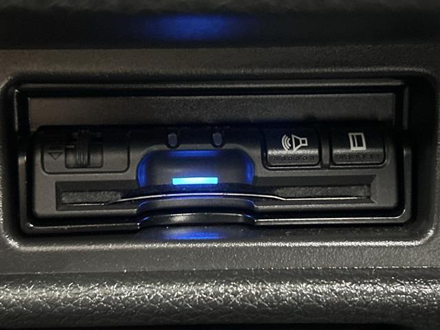 エクストレイル ２０Ｘｉ　禁煙　純正９インチナビ　プロパイロット　ドライブレコーダ　衝突軽減ブレーキ　全周囲カメラ　電動リアゲート　フルセグＴＶ　ＥＴＣ　デジタルインナーミラーミラー　電動パーキングブレーキ　ＬＥＤヘッドライト（7枚目）