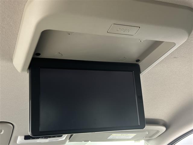 セレナ ハイウェイスター　ＶセレクションＩＩ　禁煙車　ワンオーナー　純正９インチナビ　フリップダウンモニター　ドライブレコーダー　全方位カメラ　デジタルインナーミラー　両側パワースライドドア　ＥＴＣ　プロパイロット　フルセグＴＶ　衝突軽減ブレーキ（3枚目）