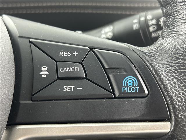 セレナ ハイウェイスター　ＶセレクションＩＩ　禁煙車　ワンオーナー　純正９インチナビ　フリップダウンモニター　ドライブレコーダー　全方位カメラ　デジタルインナーミラー　両側パワースライドドア　ＥＴＣ　プロパイロット　フルセグＴＶ　衝突軽減ブレーキ（18枚目）