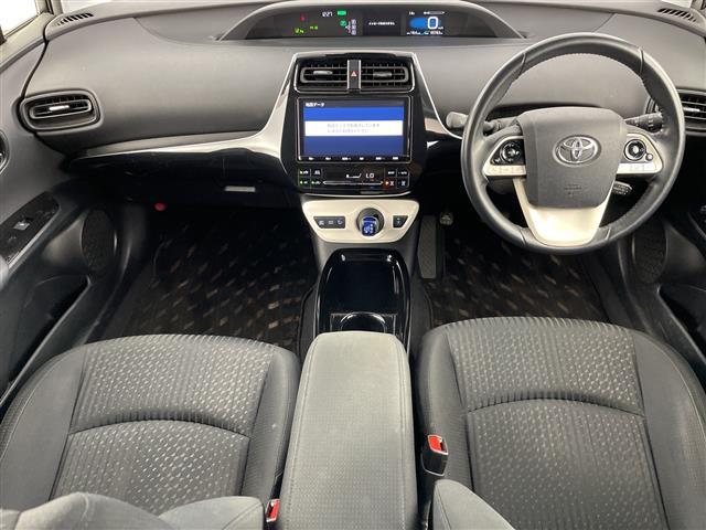 プリウス Sセーフティプラス 禁煙車 純正9インチナビ バックカメラ 衝突軽減ブレーキ パーキングアシスト 追従式クルーズコントロール レーンキープアシスト オートマチックハイビーム ETC2.0 Bluetooth フルセグTV(2枚目)