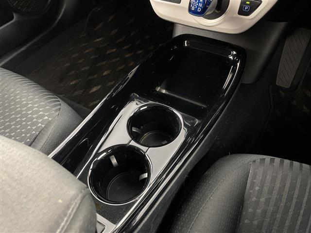 プリウス Sセーフティプラス 禁煙車 純正9インチナビ バックカメラ 衝突軽減ブレーキ パーキングアシスト 追従式クルーズコントロール レーンキープアシスト オートマチックハイビーム ETC2.0 Bluetooth フルセグTV(11枚目)